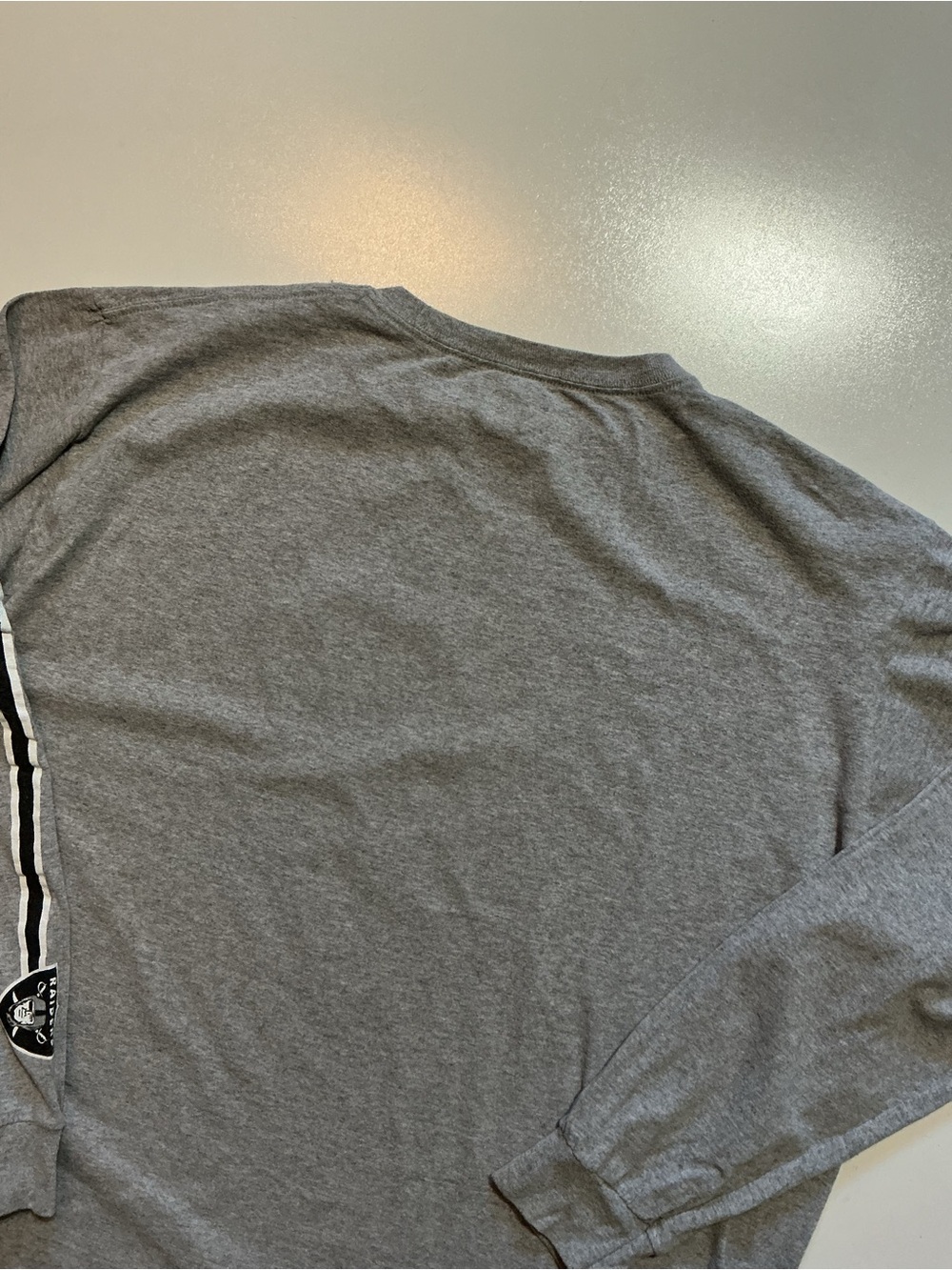 NFL Team Oakland Las Vegas Raiders Football L/S Gray Stripe Graphic T-Shirt - Picture 4 of 7